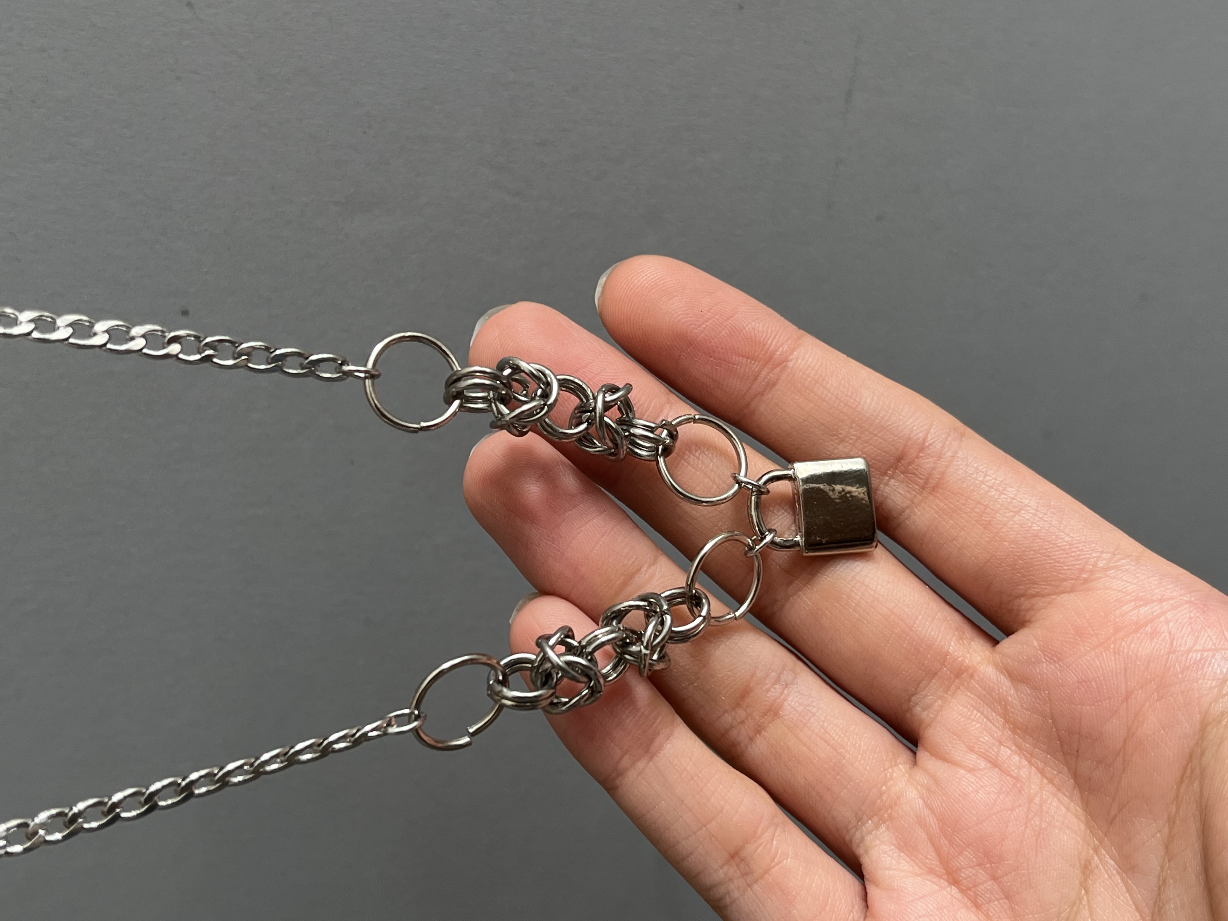 گردنبند مردانه  قفل🔒⚔️⛓️