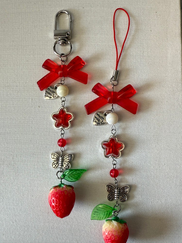 چارم توتفرنگی 🍓